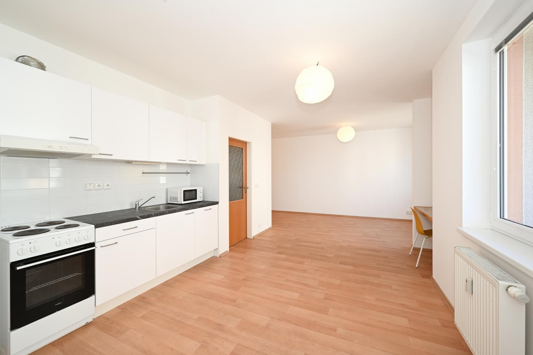 K PRONÁJMU – Byt 1+kk, 40 m², balkon 5 m², ul. Ginzova, Praha 10 – Záběhlice