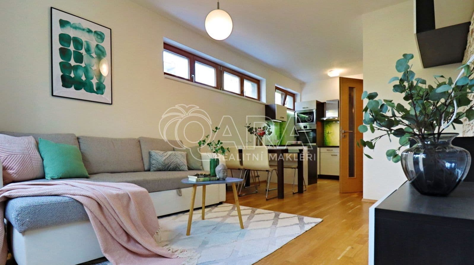 PRONAJATO – Moderní byt 2+kk, 48 m² s předzahrádkou 27 m², ul. Harlacherova, Praha – Záběhlice